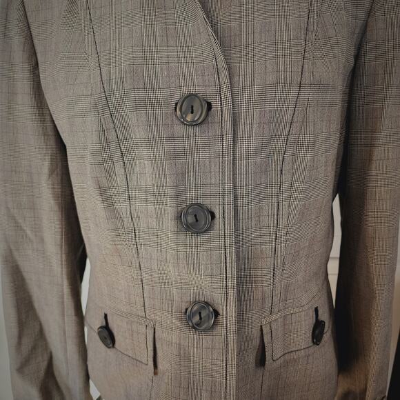Jones New York Suit Women's Plaid 3 button closure Blazer Suit jacket Size 10 - Picture 2 of 5